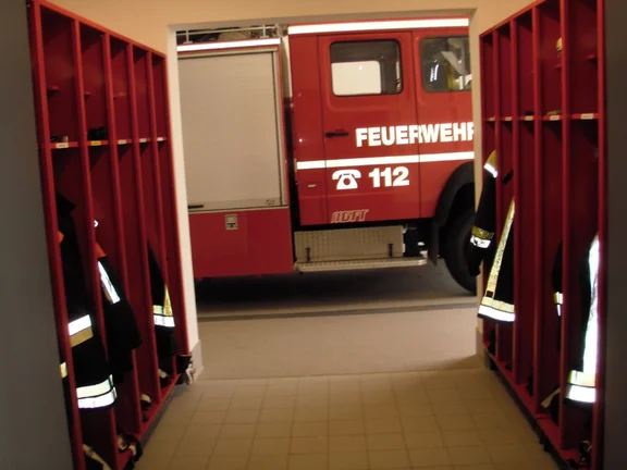Geraetehaus_Umkleidebereich 2.jpg
